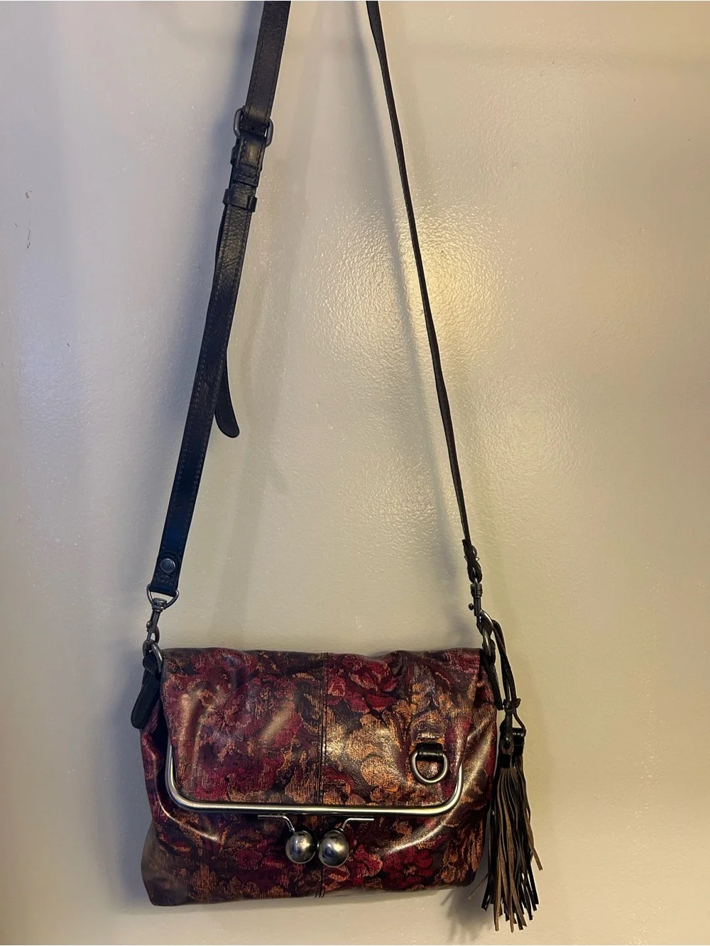 Vintage-Inspired Floral Jacquard Crossbody Bag in Burgundy and Gold